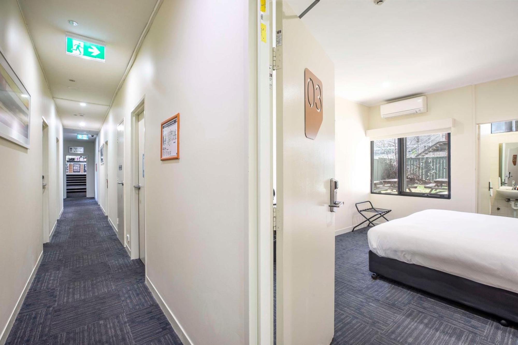 Nightcap At High Flyer Hotel Bankstown Ngoại thất bức ảnh