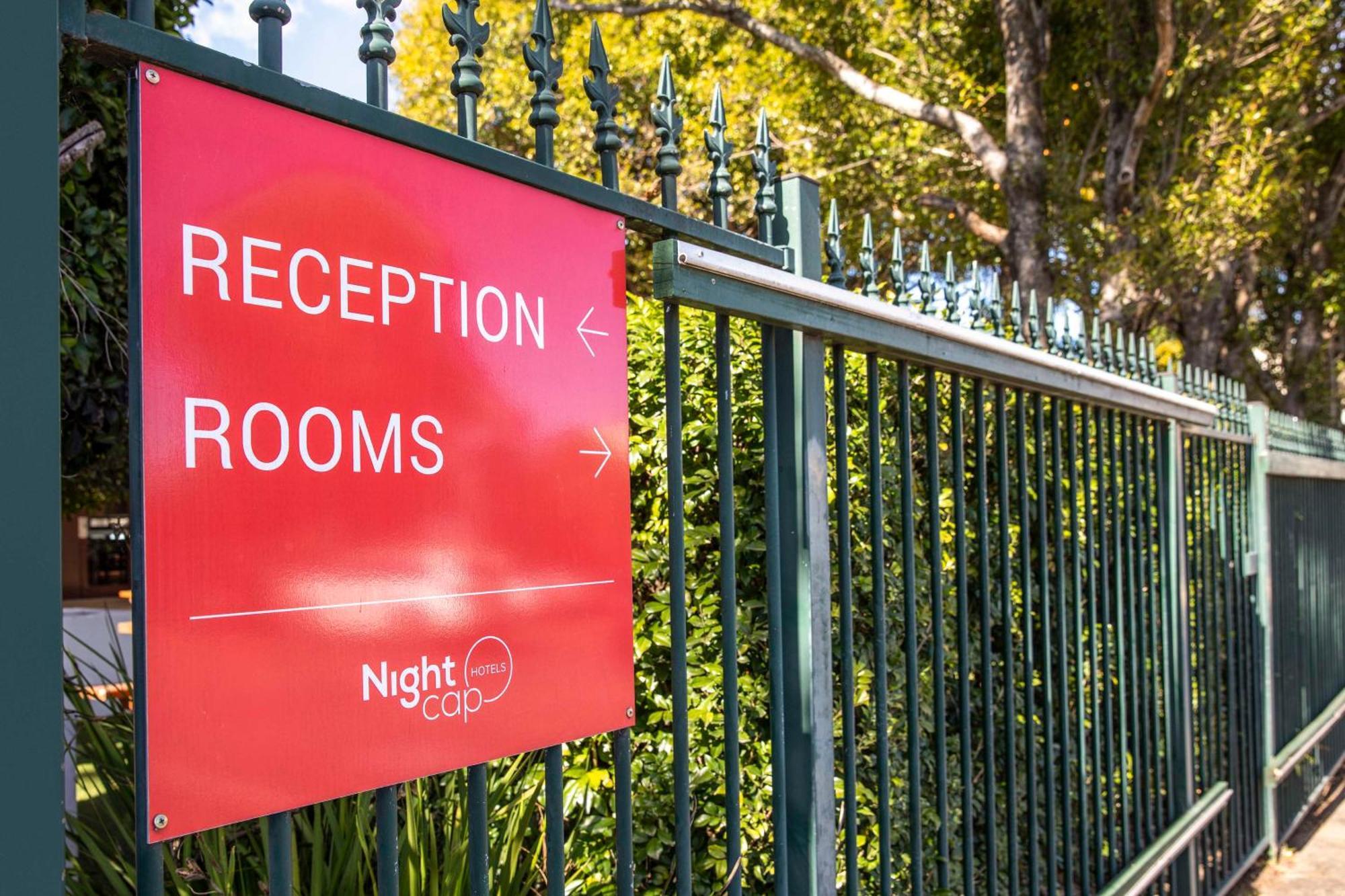 Nightcap At High Flyer Hotel Bankstown Ngoại thất bức ảnh