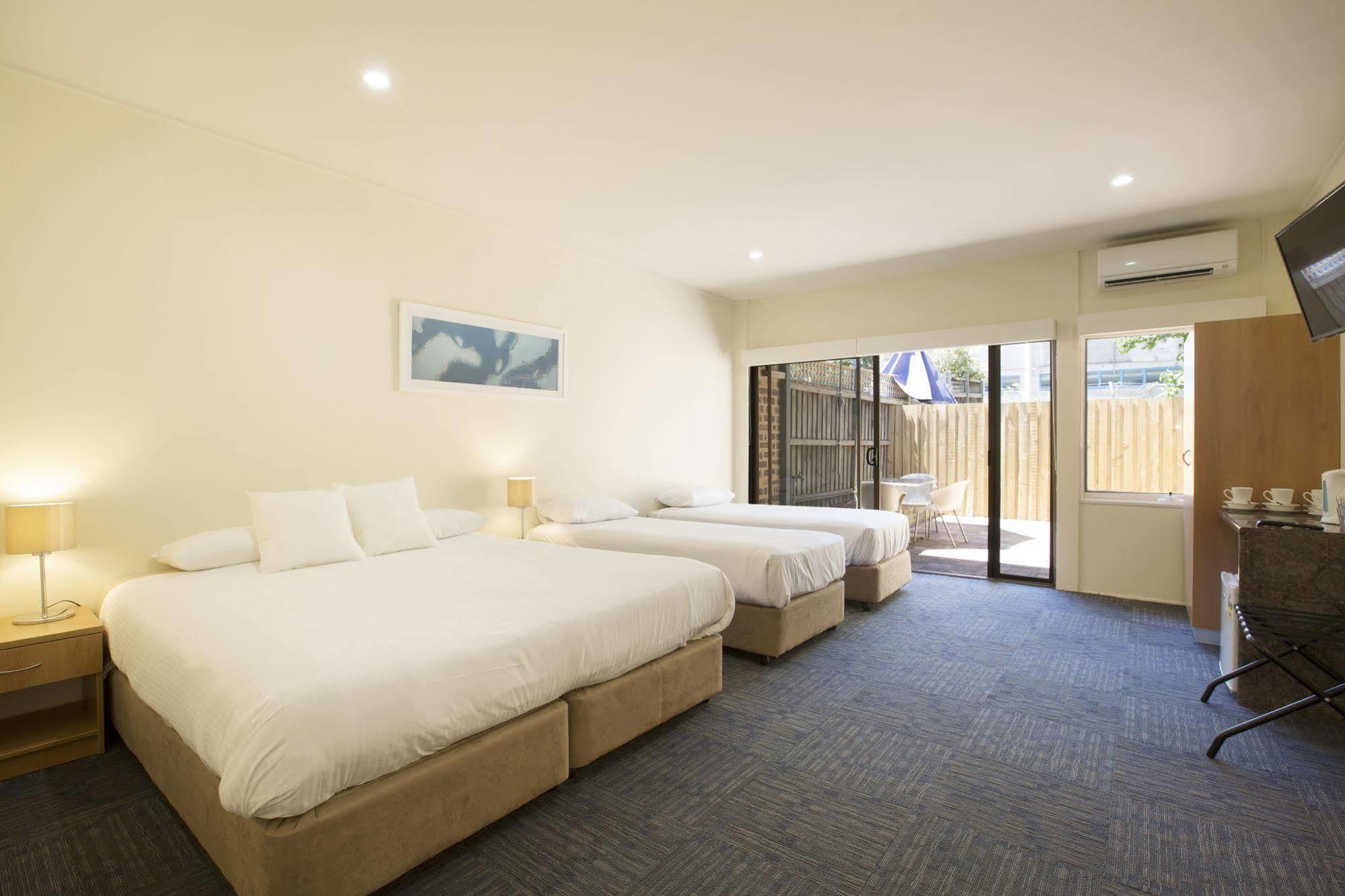 Nightcap At High Flyer Hotel Bankstown Ngoại thất bức ảnh