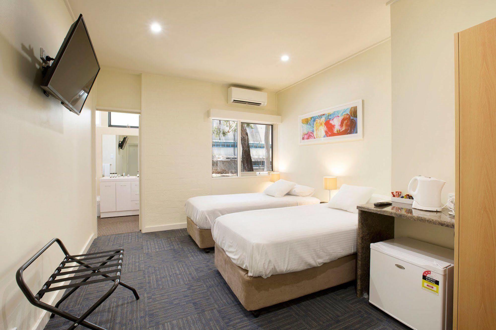 Nightcap At High Flyer Hotel Bankstown Ngoại thất bức ảnh