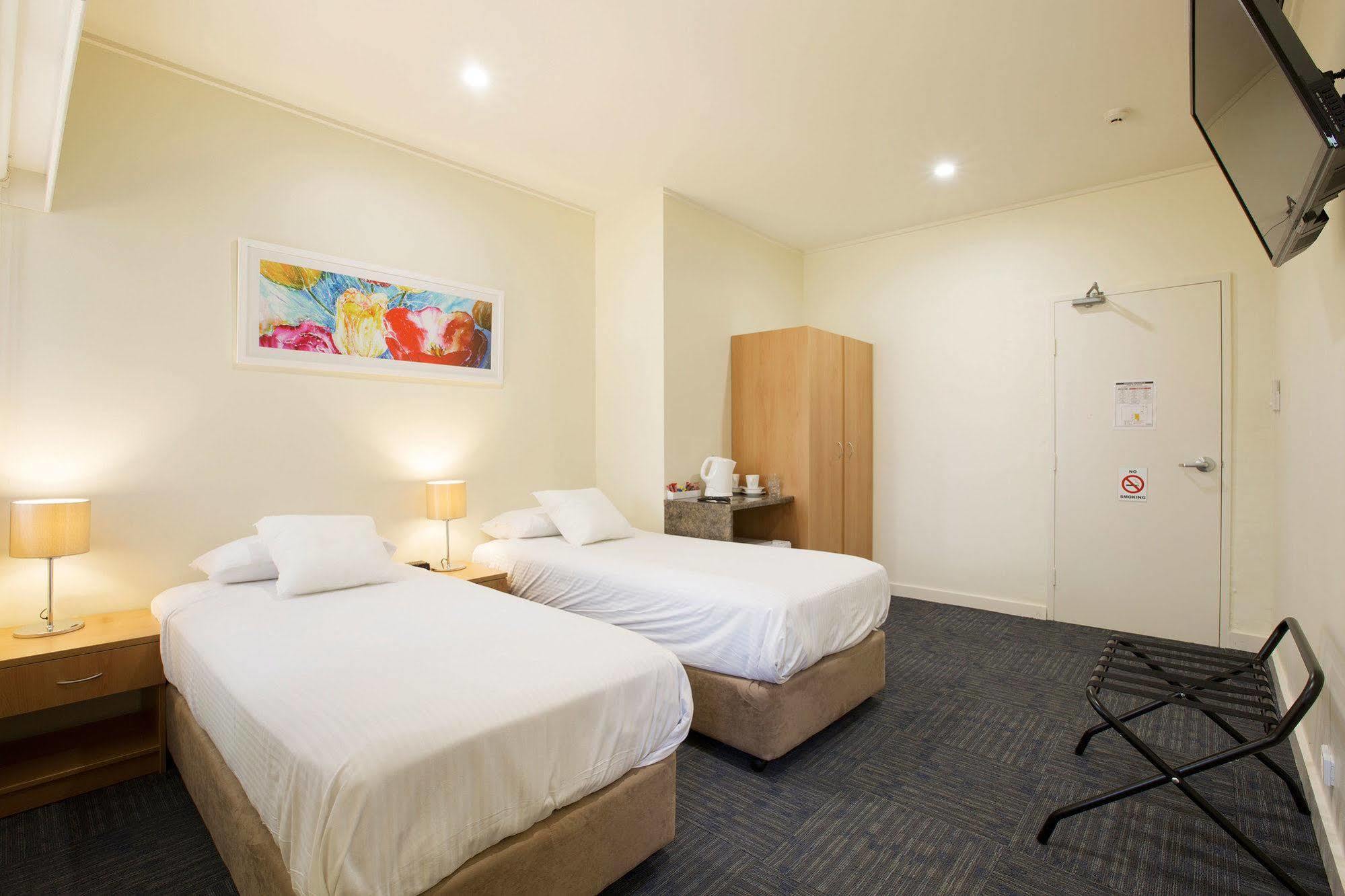 Nightcap At High Flyer Hotel Bankstown Ngoại thất bức ảnh
